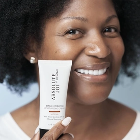 Daily Hydrating Moisturizing Cream SPF 40 Tinted Mineral Sunscreen, Broad-Spectrum & Blue Light Blocking, Fragrance-Free for Sensitive Skin, Available in Two Sheer Tints, 1.7 oz