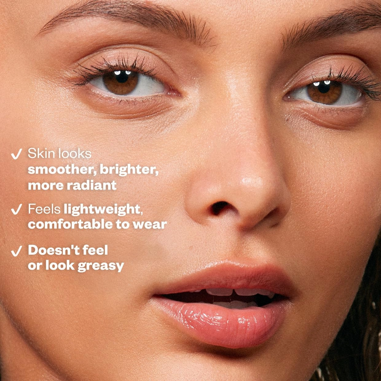 Kosas DreamBeam Water Resistant Sunscreen SPF 40 - Smooth Liquid Sun Protection for Face Lightweight Makeup Base w/Hyaluronic Acid, Ceramides & Peptides - Golden Glow, Sunlit, 40 ml