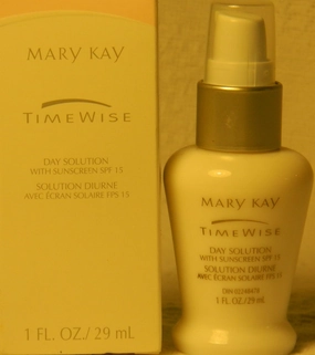 Mary Kay - Timewise - Day Solution with Sunscreen SPF 15 - 1 fl oz